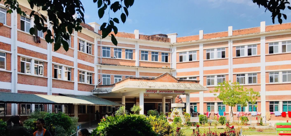भरतपुर अस्पतालमा दुई वर्षदेखि थन्काइयो लाखौं रुपैयाँमा खरिद गराएर विभागबाट लगिएको मेसिन