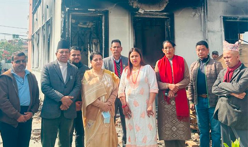 जलेको निवास हेर्न पहिलो पटक पुगिन् विद्या भण्डारी