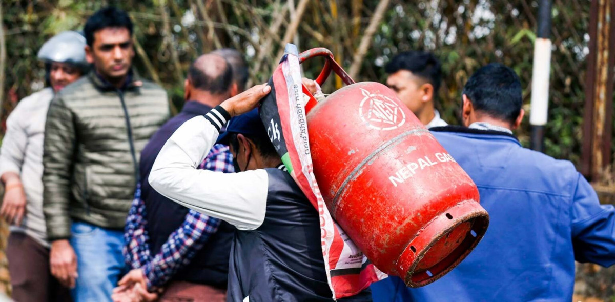 बजारमा ग्यास अभाव, आयात भने नियमित