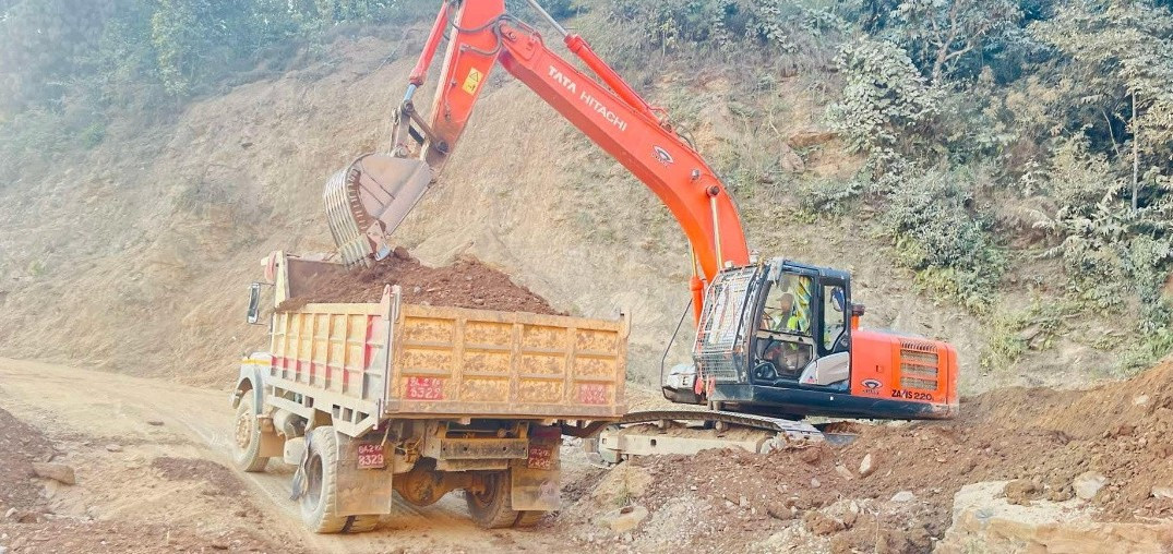 बाढी पहिरोले देशका विभिन्न राजमार्ग प्रभावित