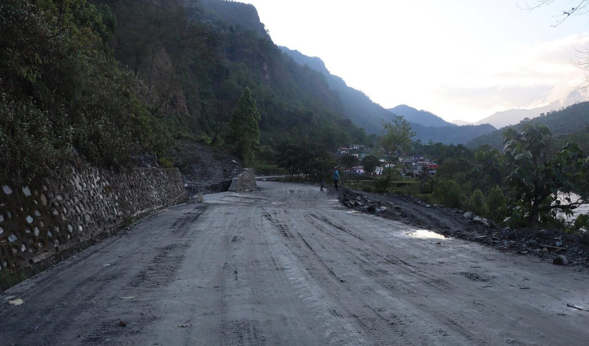 मार्ग खुलेको १८ वर्षपछि सडक स्तरोन्नति