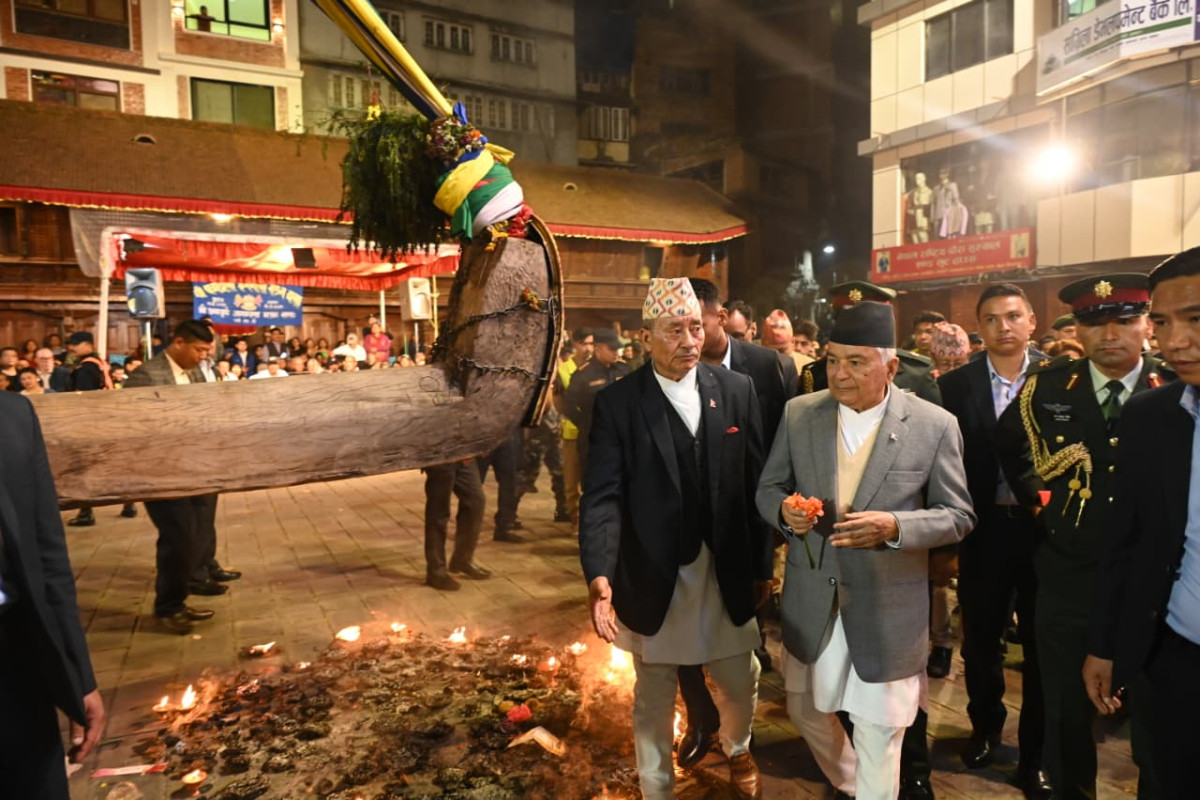 सेतो मच्छिन्द्रनाथको रथमा राष्ट्रपति पौडेलद्वारा पूजाअर्चना