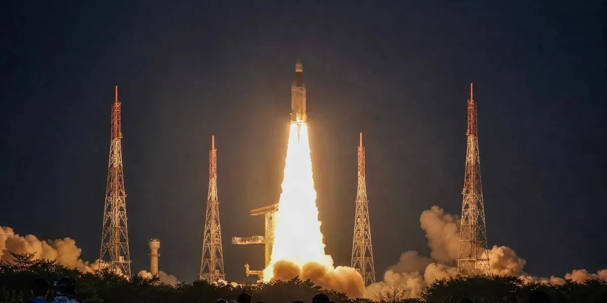 भारतद्वारा नयाँ पुस्ताको नेभिगेसन उपग्रह ‘एनभीएस–०३’ को सफल प्रक्षेपण